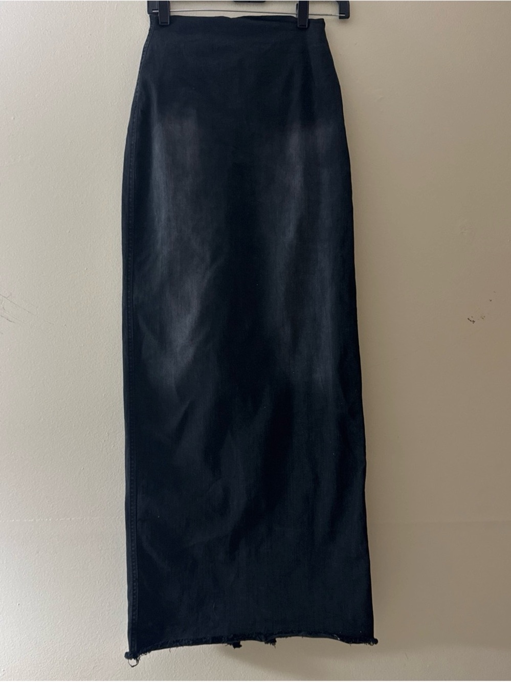 Minimalist Black Maxi Skirt — Sleek Straight Silhouette